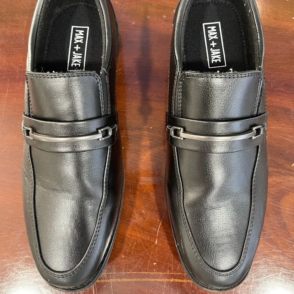 Max + Jake Boys black dress shoes size 6